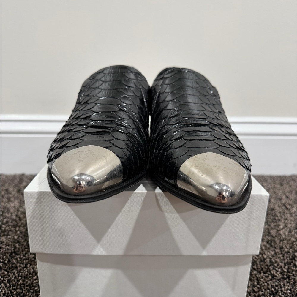 Celine Python Jacno Slipper Shoes 30 Metal Toe
Hedi Slimane
SS 2019 - Picture 8 of 15